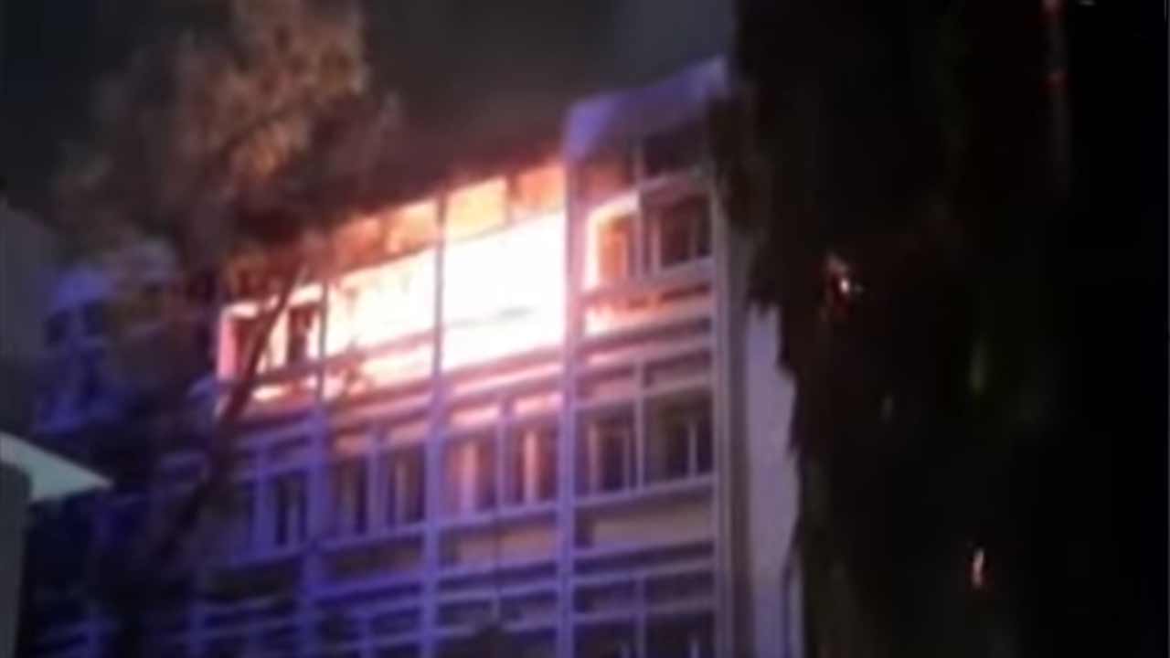 Fire Accident | సికింద్రాబాద్‌ ప్యాట్నీ సెంటర్‌ వద్ద అగ్ని ప్రమాదం.. భారీగా ఎగిసిపడుతున్న మంటలు