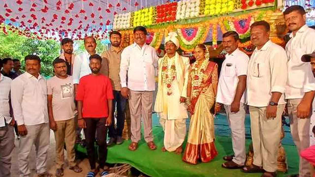 Peddi Sudarshan Reddy | నూతన వధూవరులను ఆశీర్వదించిన మాజీ ఎమ్మెల్యే పెద్ది సుదర్శన్ రెడ్డి