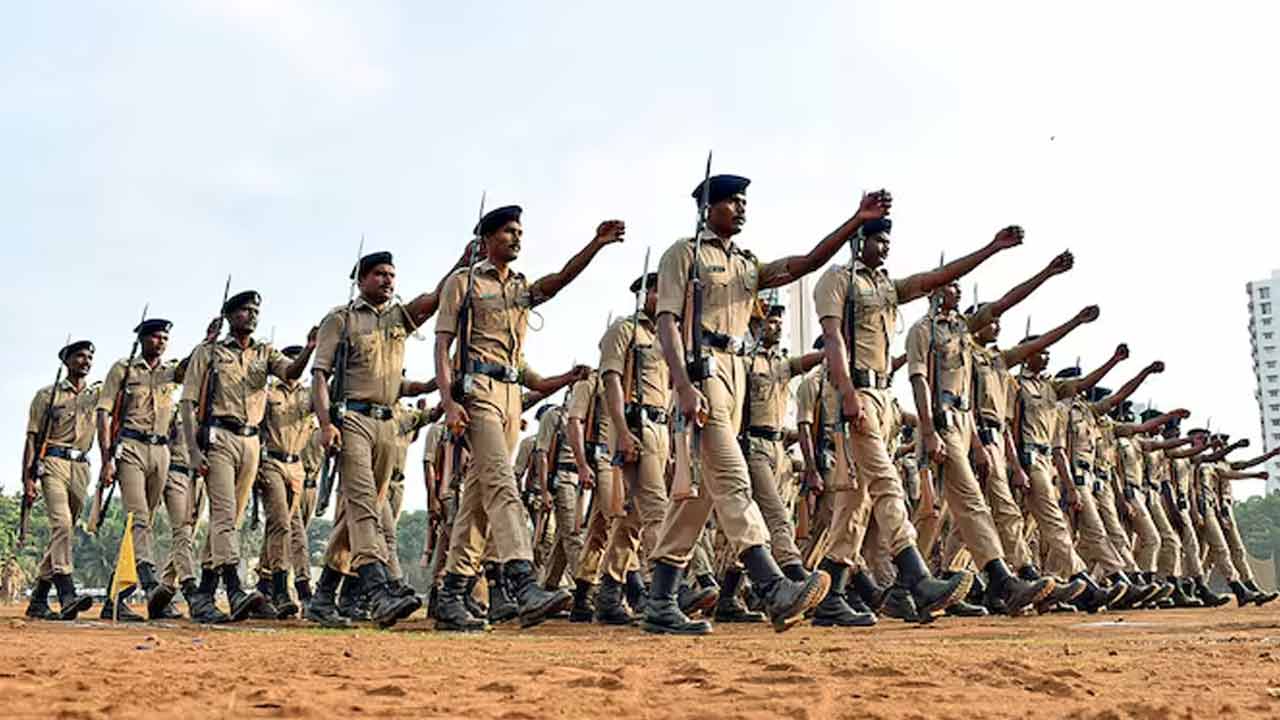 Police Jobs | త‌క్ష‌ణ‌మే పోలీసు ఉద్యోగాల భ‌ర్తీకి నోటిఫికేష‌న్ ఇవ్వాలి.. నిరుద్యోగ అభ్య‌ర్థుల జేఏసీ డిమాండ్