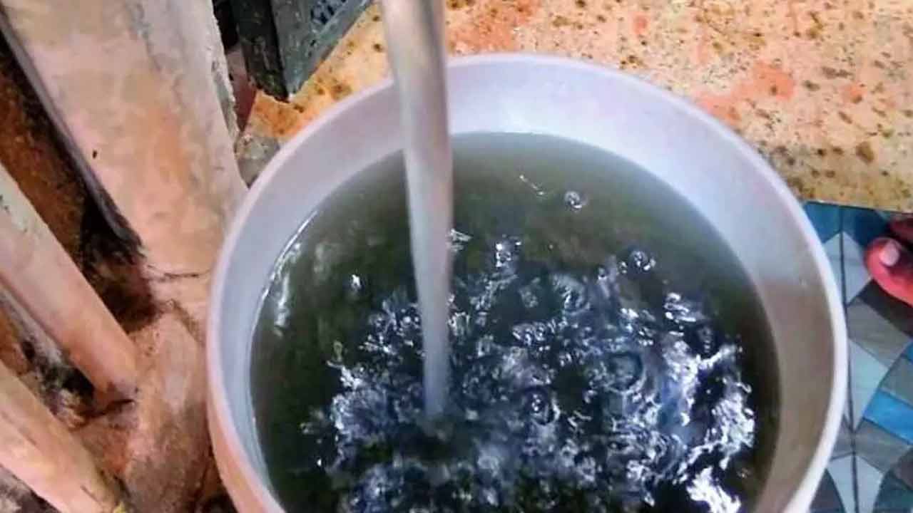 HMWSSB | పైప్‌లైన్‌లో కలుషిత నీటి సరఫరా.. జలమండలి అధికారుల నిర్లక్ష్యం