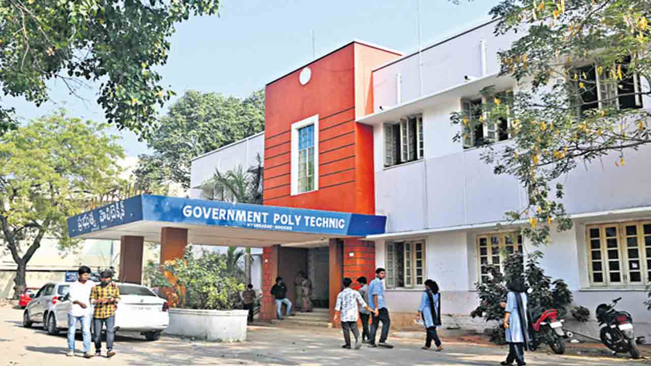 పాలిటెక్నిక్‌ పాస్‌ పర్సంటేజీ పూర్‌