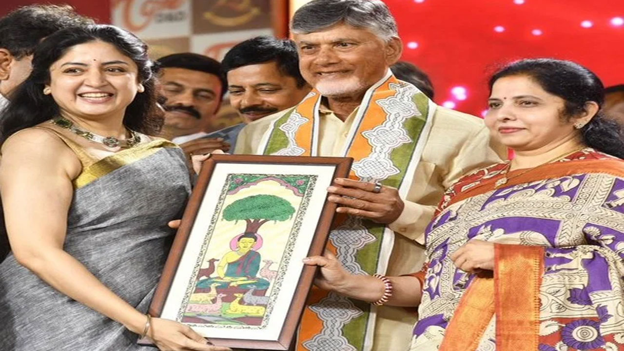 Poonam Kaur | పూనమ్ కౌర్ ఏంటి ఇలా అయింది.. అస‌లు విష‌యం చెబుతూ ట్వీట్