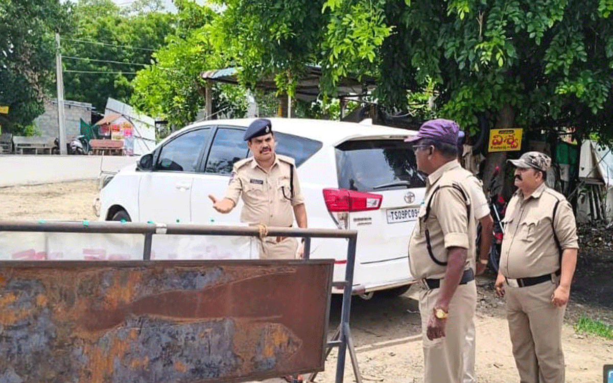 Bonakal : పశువుల అక్ర‌మ ర‌వాణాపై క‌ఠిన చ‌ర్య‌లు : అడిష‌న‌ల్ డీసీపీ ప్ర‌సాద్‌రావు