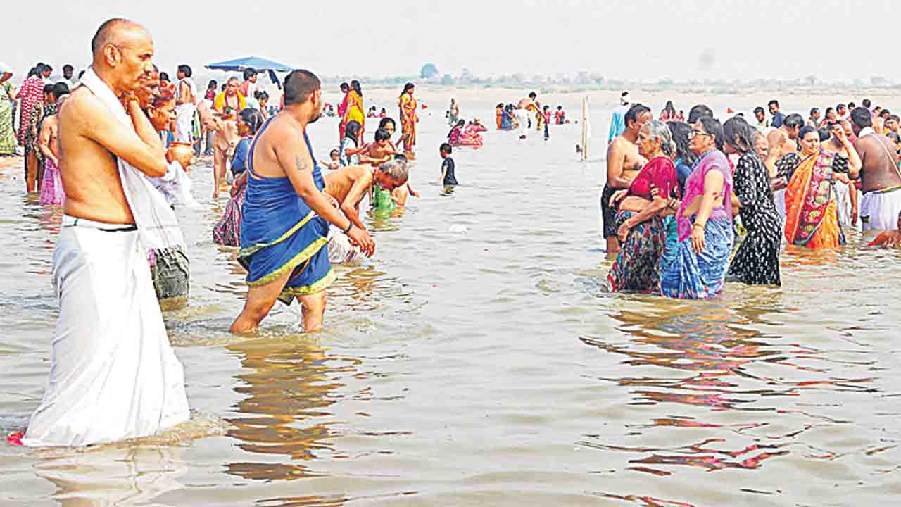 పుష్కర స్నానంతో తప్పులకు విముక్తి