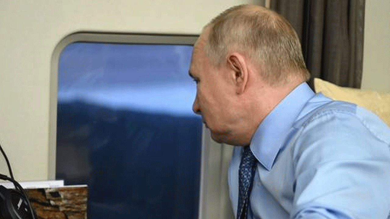 Vladimir Putin: పుతిన్ ప్ర‌యాణిస్తున్న హెలికాప్ట‌ర్‌పై డ్రోన్ల దాడి.. నిజ‌మేనా ?