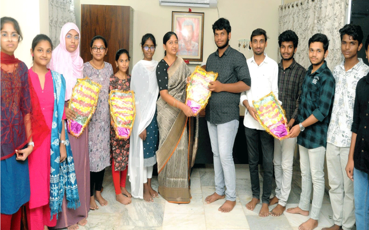 Kodada : టీజీఈఏపీ సెట్ ఫలితాల్లో ‘రేస్’ కు ర్యాంకుల పంట