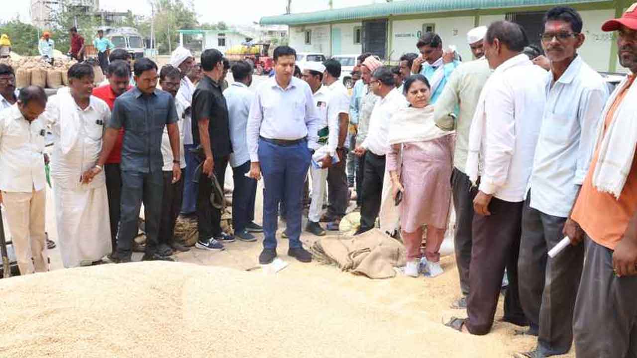 Collector Rajarshi Shah | జొన్నల కొనుగోళ్లను పకడ్బందీగా నిర్వహించాలి : కలెక్టర్ రాజర్షి షా