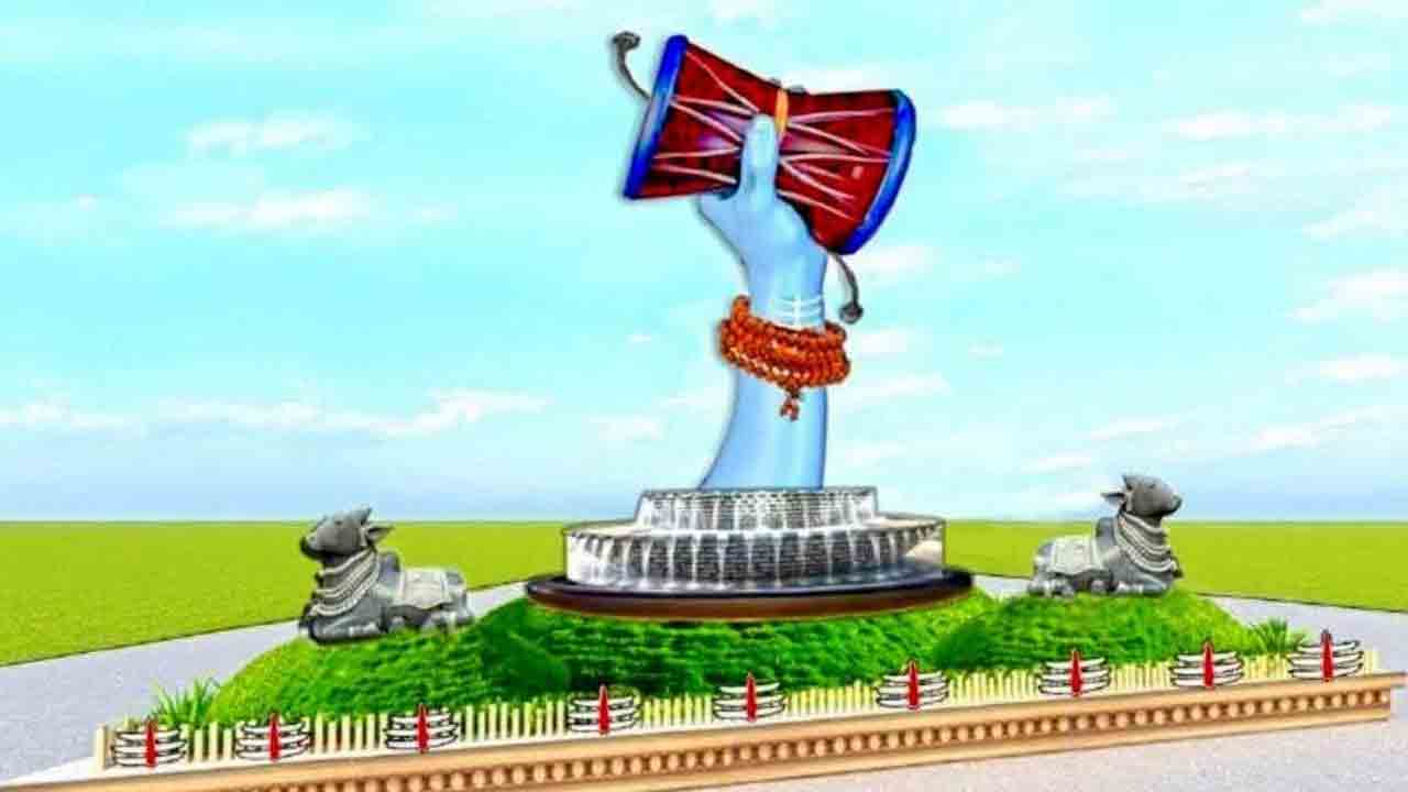 Mulugu | జంగాలపల్లి క్రాస్ వద్ద రామప్ప థీమ్.. మూడు ఐలాండ్లలో విగ్రహాలు