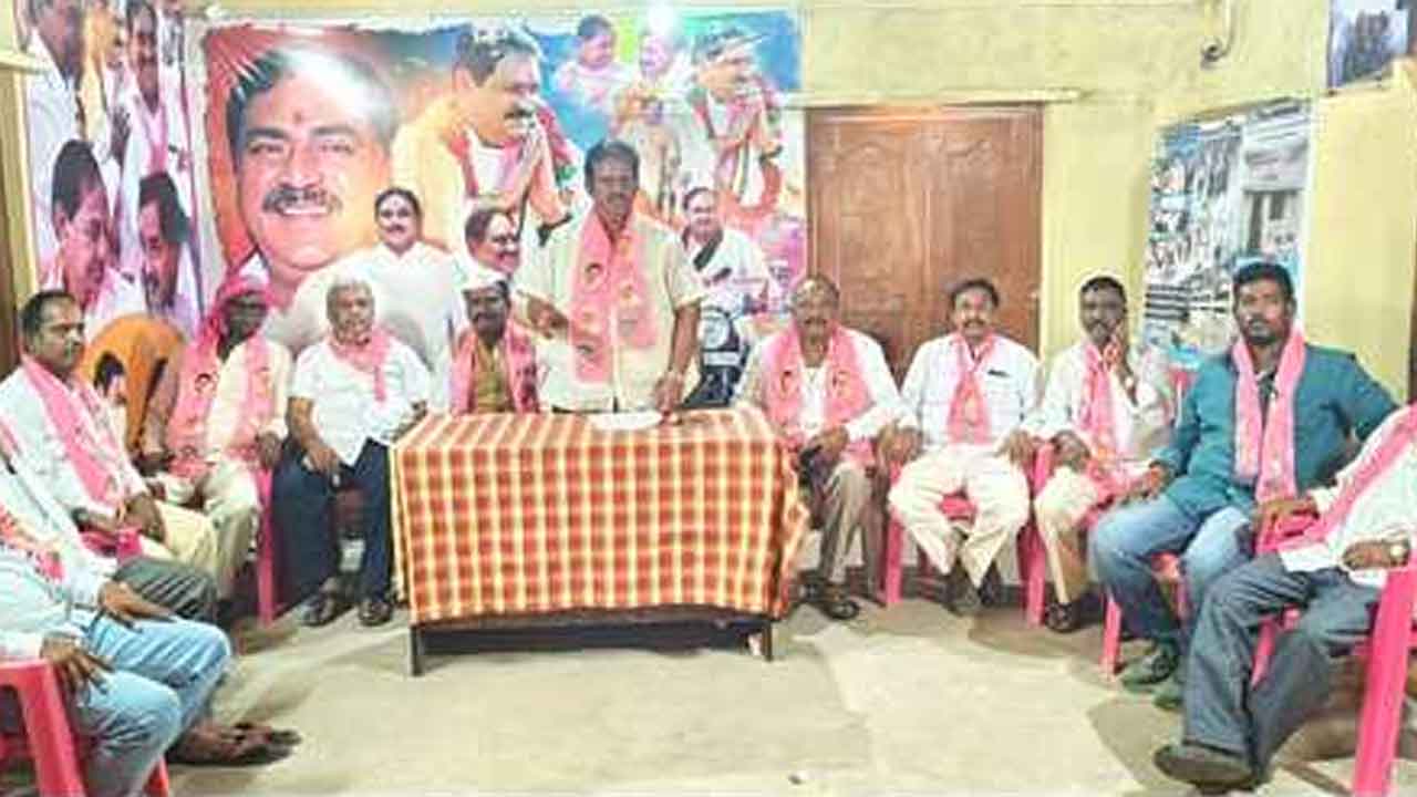 Indiramma houses | కాంగ్రెస్ నాయకులకే ఇందిరమ్మ ఇండ్లు : సిందే రామోజీ