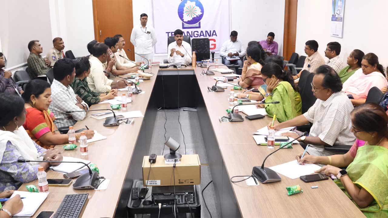 అర్హులైన ప్రతి ఒక్కరికీ ఇందిరమ్మ ఇల్లు మంజూరు : రంగారెడ్డి జిల్లా కలెక్టర్‌