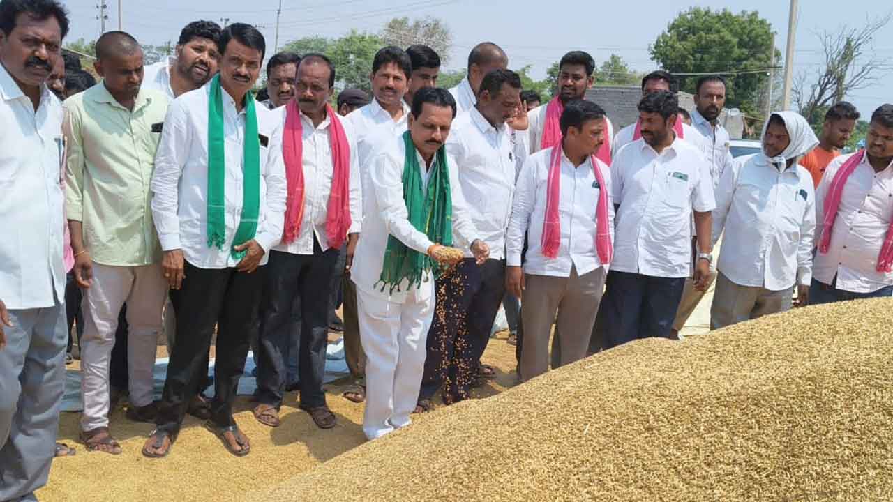 Ravindra Naik | అందాల పోటీలపై ఉన్న శ్రద్ధ కాంగ్రెస్‌కు రైతులపై లేదు : రవీంద్ర నాయక్‌