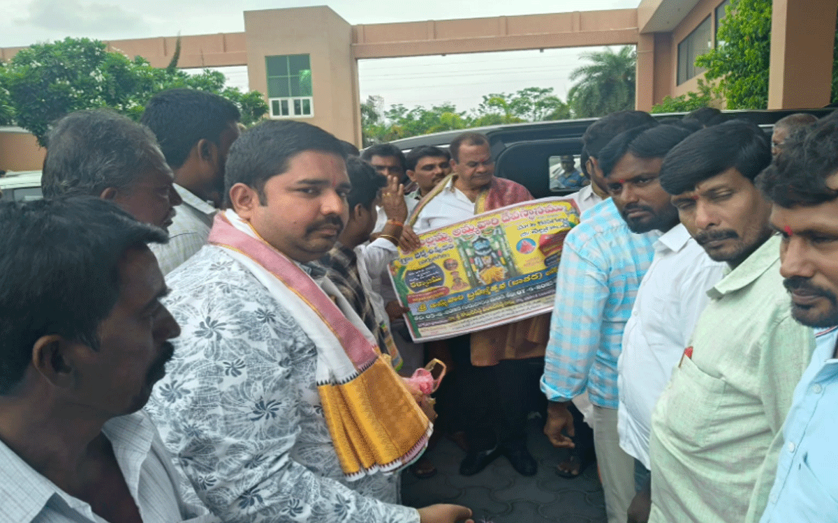 Nalgonda : ధర్వేశిపురం రేణుక ఎల్ల‌మ్మ‌ జాతర పోస్టర్ ఆవిష్కర‌ణ