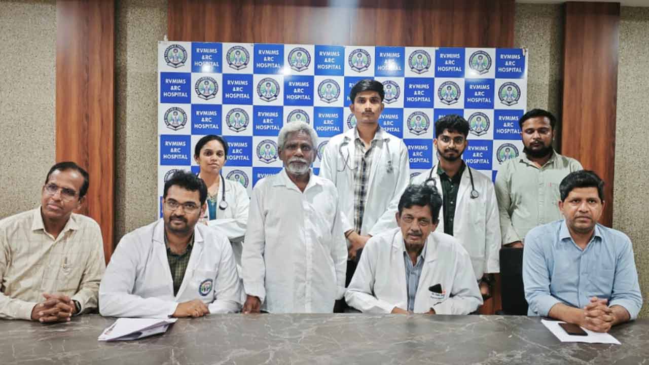 RVM | ఆర్వీఎం ద‌వాఖాన‌లో అరుదైన శ‌స్త్ర చికిత్స‌.. అన్న‌వాహిక‌లో ఇరుక్కున్న ఎముకను తొల‌గించిన వైద్యులు