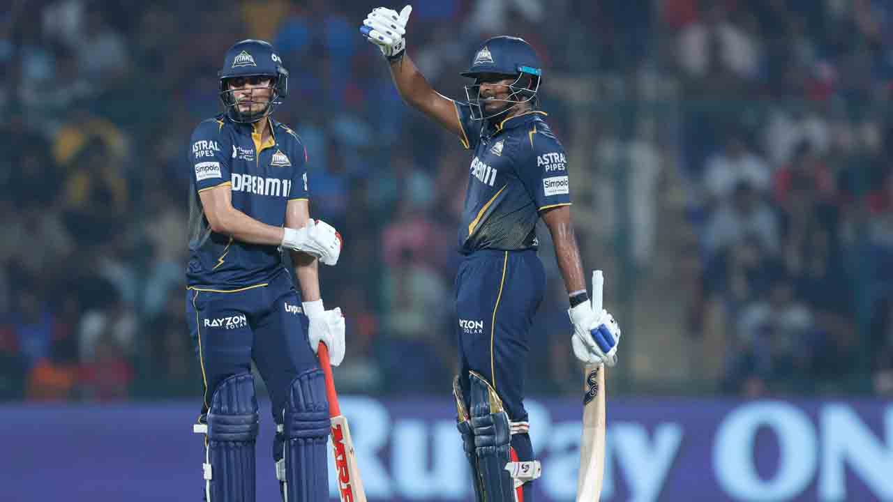 IPL 2025 | బౌండ‌రీతో సుదర్శ‌న్ హాఫ్ సెంచ‌రీ.. 9 ఓవ‌ర్ల‌కు గుజ‌రాత్ స్కోర్