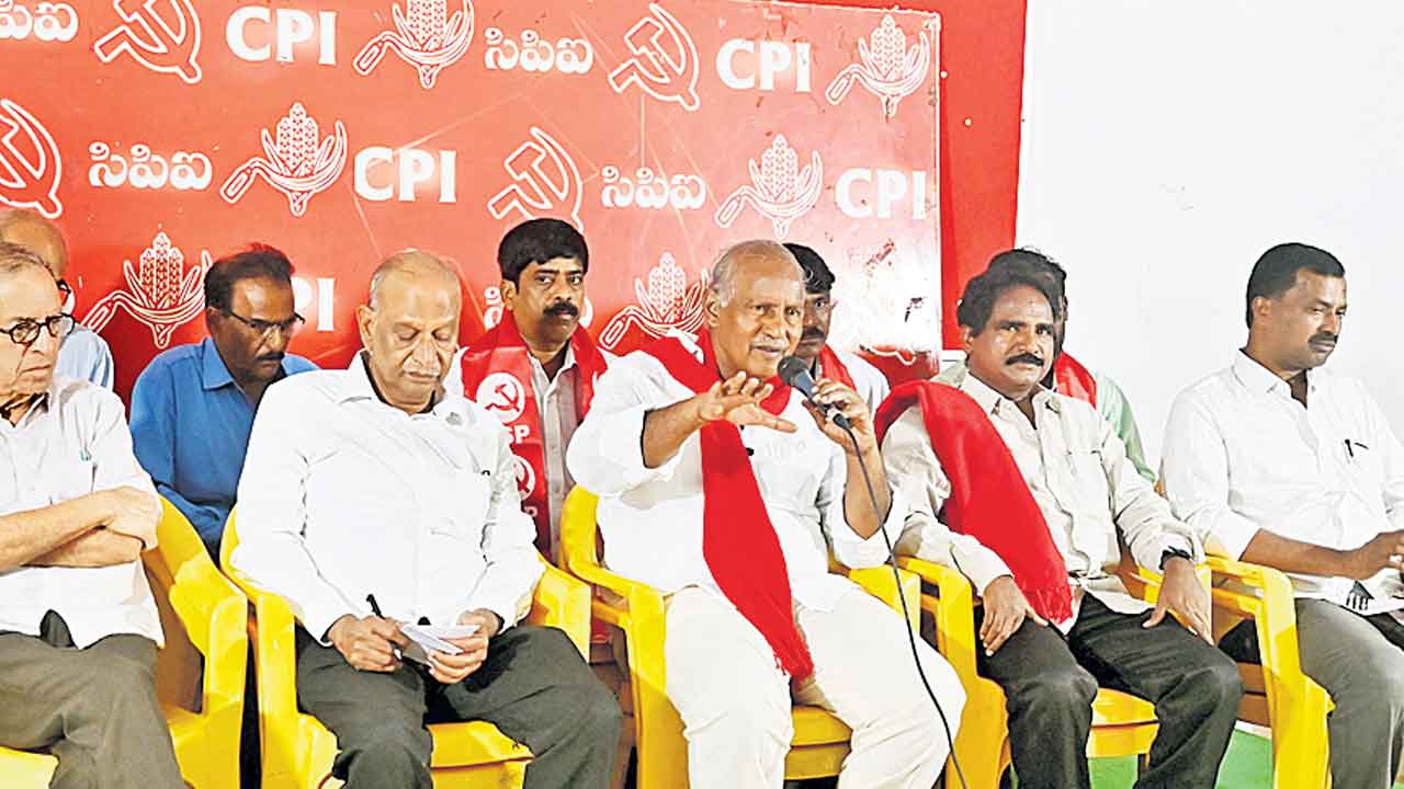 మావోయిస్టుల శవాలంటే భయమెందుకో!l