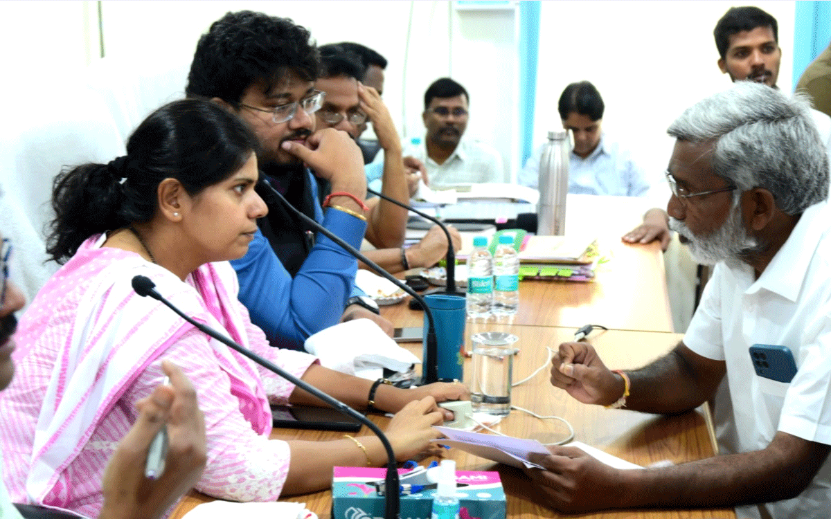 Nalgonda : మున్సిపాలిటీలో పెండింగ్‌ పనులను వెంటనే చేపట్టాలి : మాజీ కౌన్సిలర్ కొండూరు సత్యనారాయణ