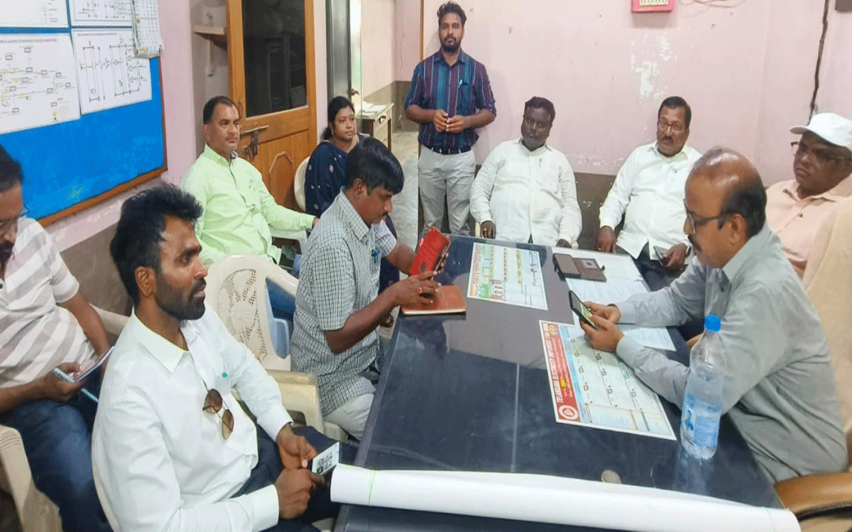 Madhira : మధిర పట్టణంలో అండర్ గ్రౌండ్‌ విద్యుత్ సరఫరాపై సమీక్ష‌