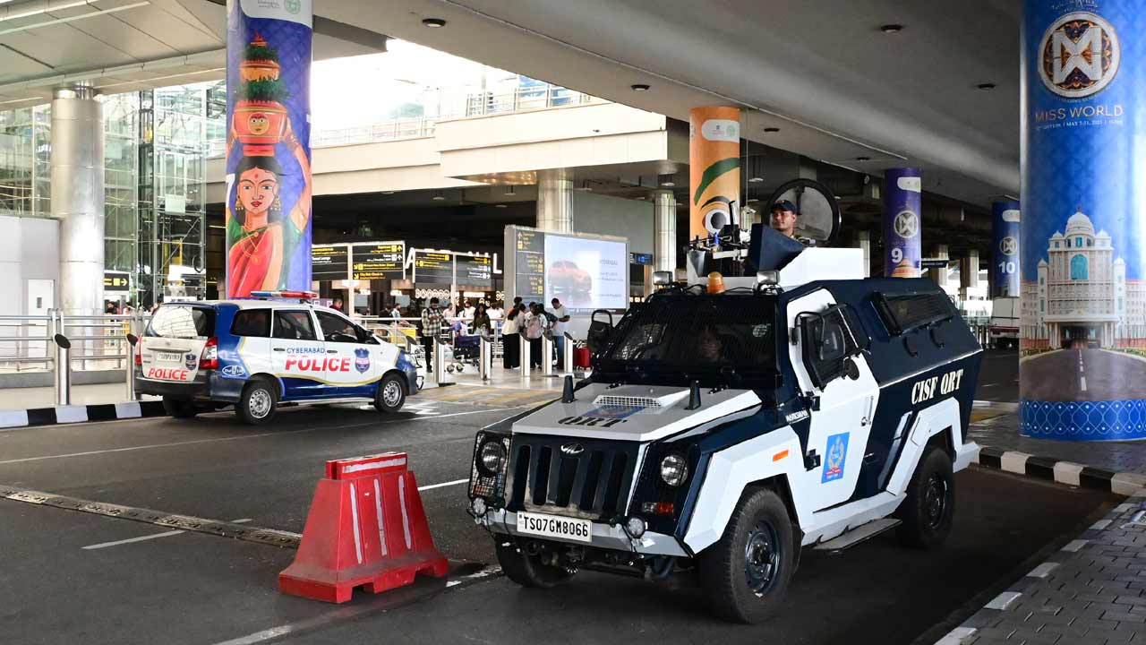 India Pakistan Tension | పాక్‌తో ఉద్రిక్తతలు.. దేశవ్యాప్తంగా భద్రతను లెవల్‌-2కు పెంచిన కేంద్రం