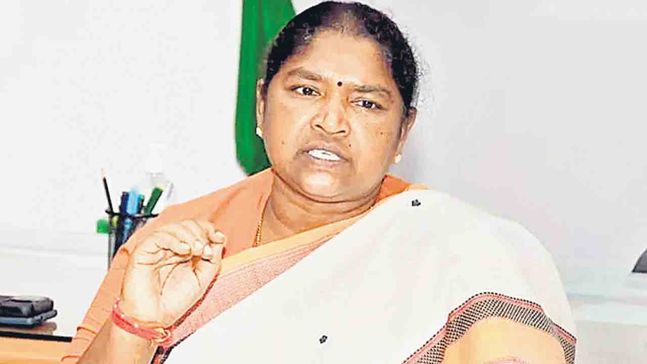 Seethakka | అటవీ ప్రాంతాలు అభివృద్ధి కావొద్దా..? సరైన రోడ్లు లేక  చీకట్లోనే మగ్గిపోవాలా?: మంత్రి సీతక్క ఆవేదన