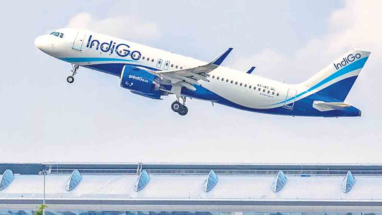 ఎయిర్‌పోర్టుకు బాంబు బెదిరింపు