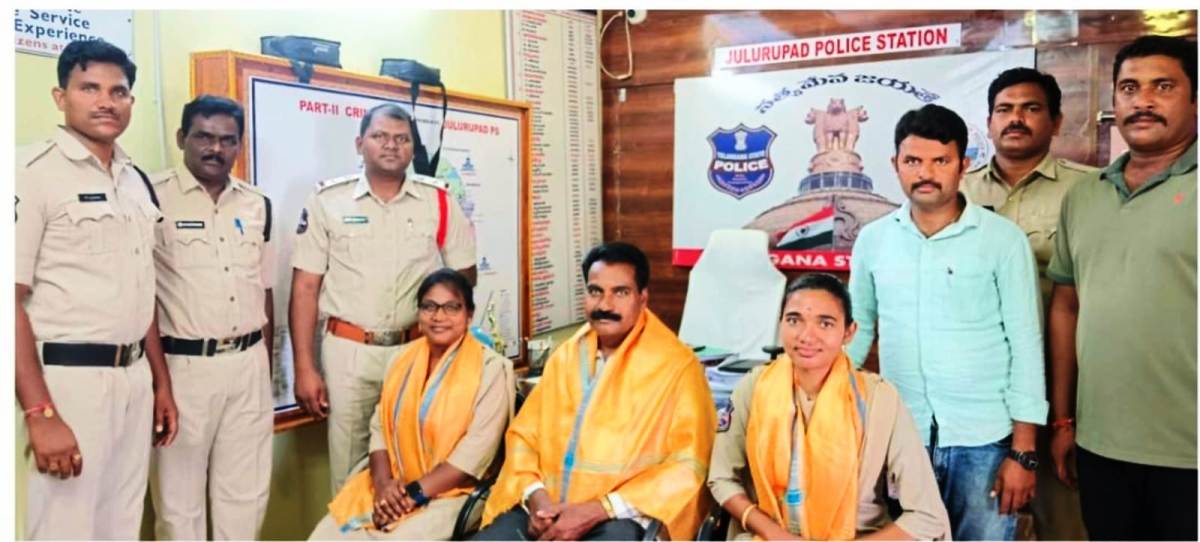 Julurupadu : విధుల నిర్వహణలో ప్రజల మన్ననలు పొందాలి : ఎస్ఐ రవి