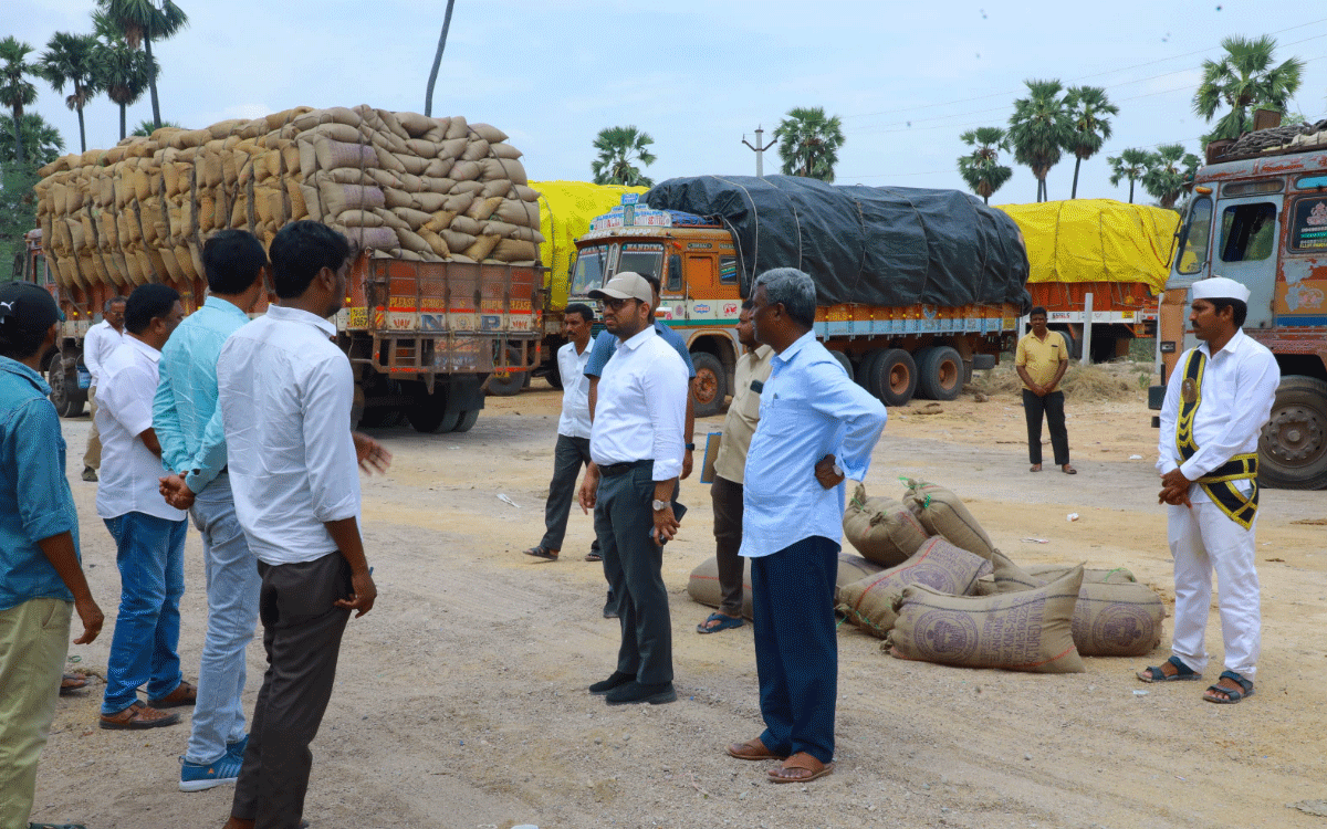 Penpahad : మిల్ల‌ర్లు ధాన్యం దిగుమతి వేగవంతం చేయాలి : కలెక్టర్ తేజస్ నంద్‌లాల్ పవార్