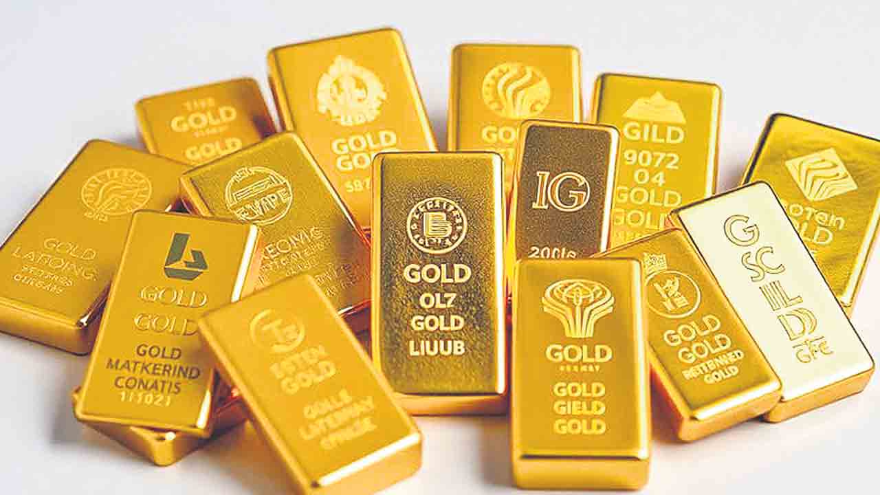 దిగొస్తున్న బంగారం ధర