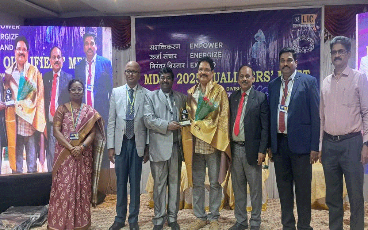 Karepally : ఎండీఆర్‌టీ ఏజెంట్‌గా సురేందర్‌రెడ్డి