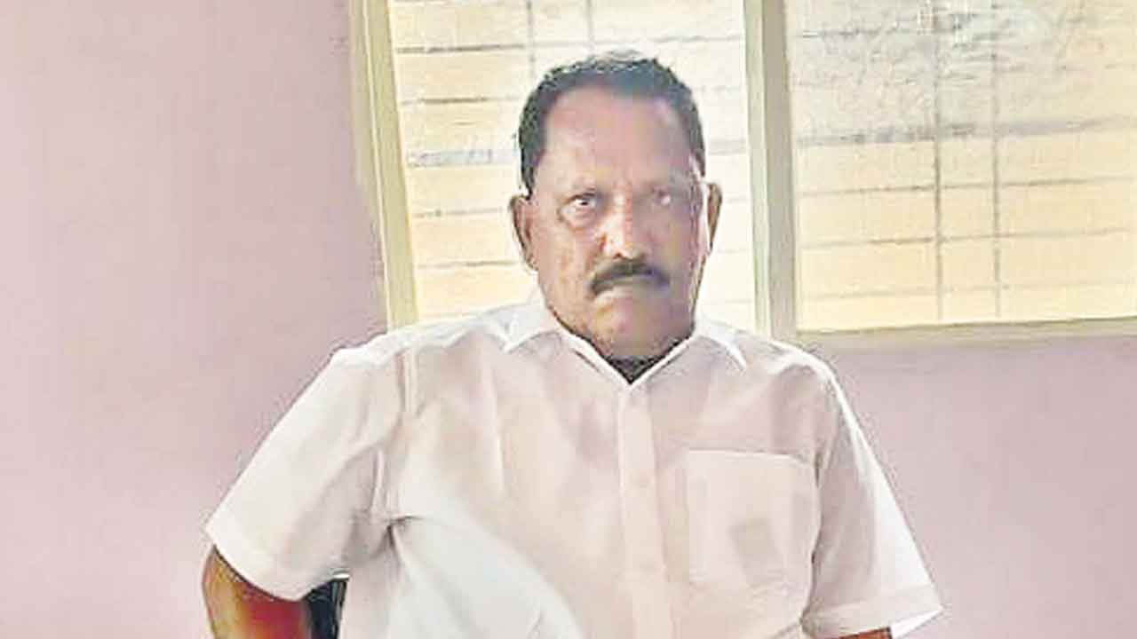 పట్టా మార్పిడికి రూ.7 వేల లంచం.. ఏసీబీకి చిక్కిన అవినీతి తిమింగలం