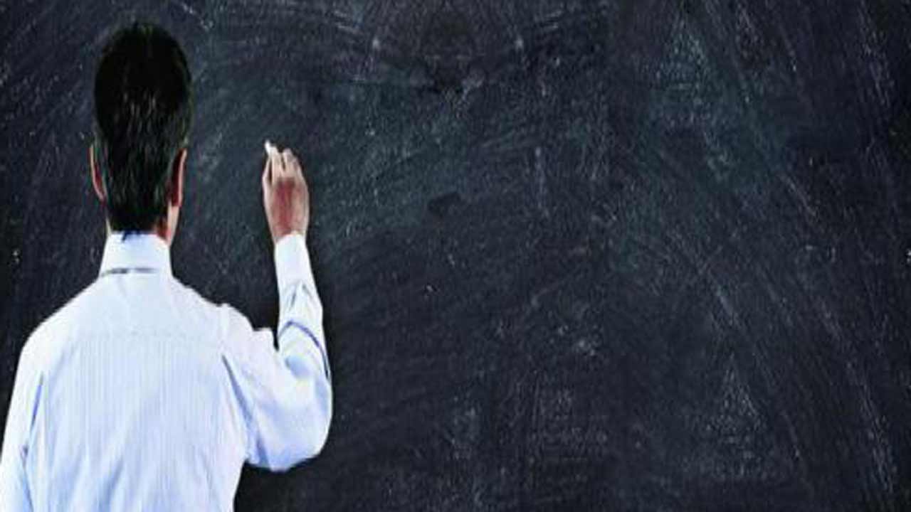 Assistant Professor | అసిస్టెంట్‌ ప్రొఫెసర్ల భర్తీ ఇప్పట్లో లేనట్టే.. కొత్త నోటిఫికేషన్‌లో 402 పోస్టులే గతి!