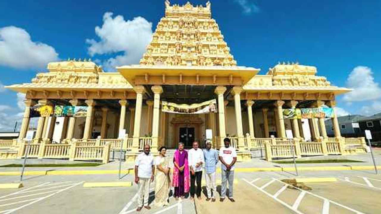 America | అమెరికా పర్యటనలో ఆలయాలను దర్శించుకున్న మాజీ ఎమ్మెల్యేలు