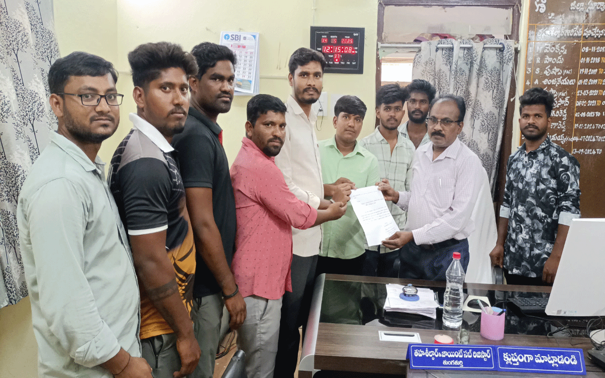 Thungathurthy : ‘తుంగ‌తుర్తిలో అంబేద్కర్ భవనాన్ని వినియోగంలోకి తేవాలి’