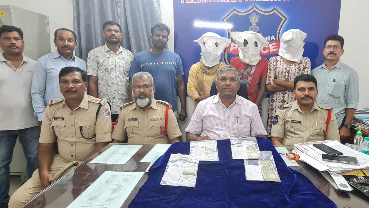 ప్రయాణికుడిపై దాడి చేసి డబ్బులు లాక్కెళ్లిన హిజ్రాలు.. అరెస్టు చేసిన రైల్వే పోలీసులు