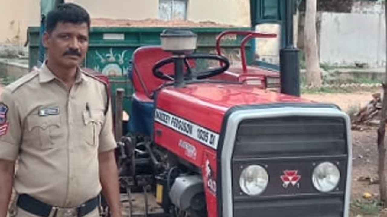 Tractors Seizure | అనుమతి లేకుండా ఇసుక తరలిస్తున్న ట్రాక్టర్ల సీజ్‌