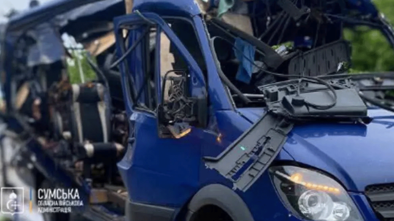 Drone Attack: ఉక్రెయిన్ బ‌స్సుపై దాడి.. 9 మంది మృతి