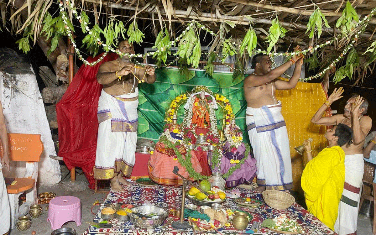 Chivvemla : వైభవంగా ఉండ్రుగొండ‌ లక్ష్మీనరసింహస్వామి కల్యాణం