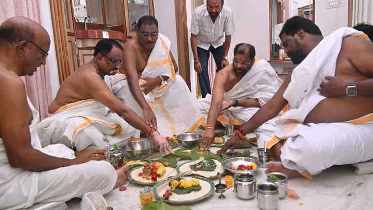 MP Vaddiraju Ravichandra | సృష్టిలో తల్లిని మించిన దైవం లేదు : ఎంపీ వద్దిరాజు రవిచంద్ర