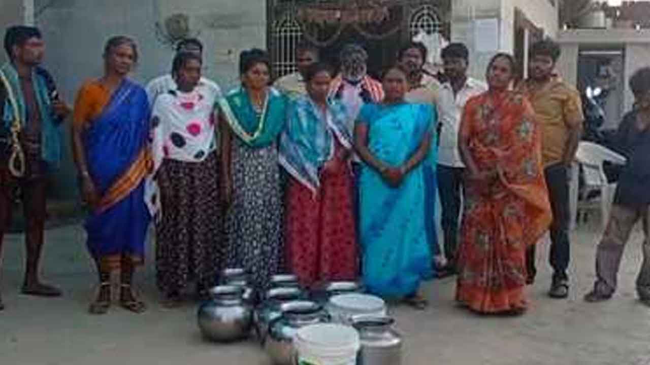 Drinking water | తాగు నీటి కోసం ఎంపీడీవో కార్యాలయం ఎదుట మహిళల ఆందోళన