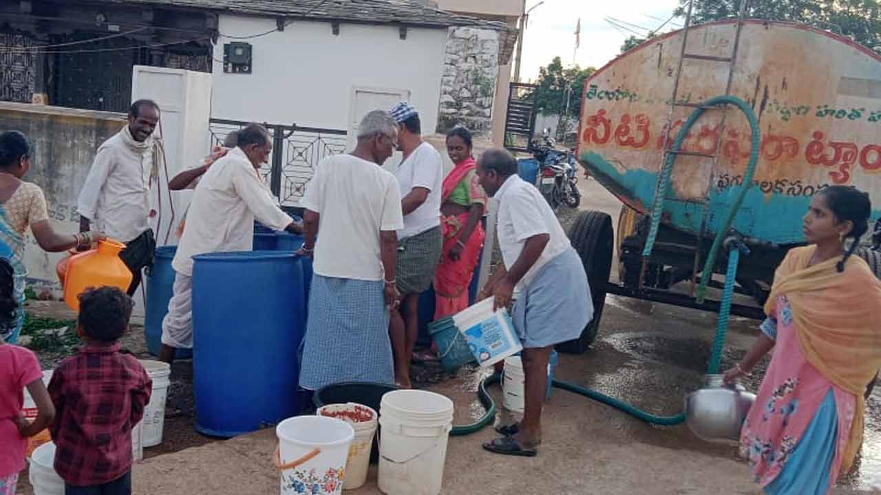 Water Problems | ధన్నారంలో తాగునీటి స‌మ‌స్య‌.. విల‌విల‌లాడుతున్న గ్రామ‌స్తులు