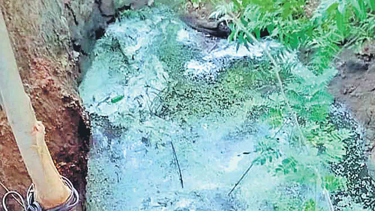 వేసవిపూట బావిలో నీటి ఊట