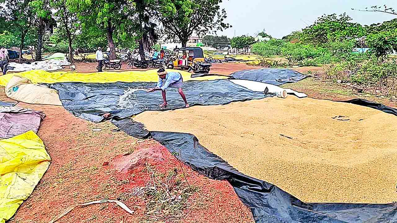 కల్లాల్లో కన్నీళ్లు
