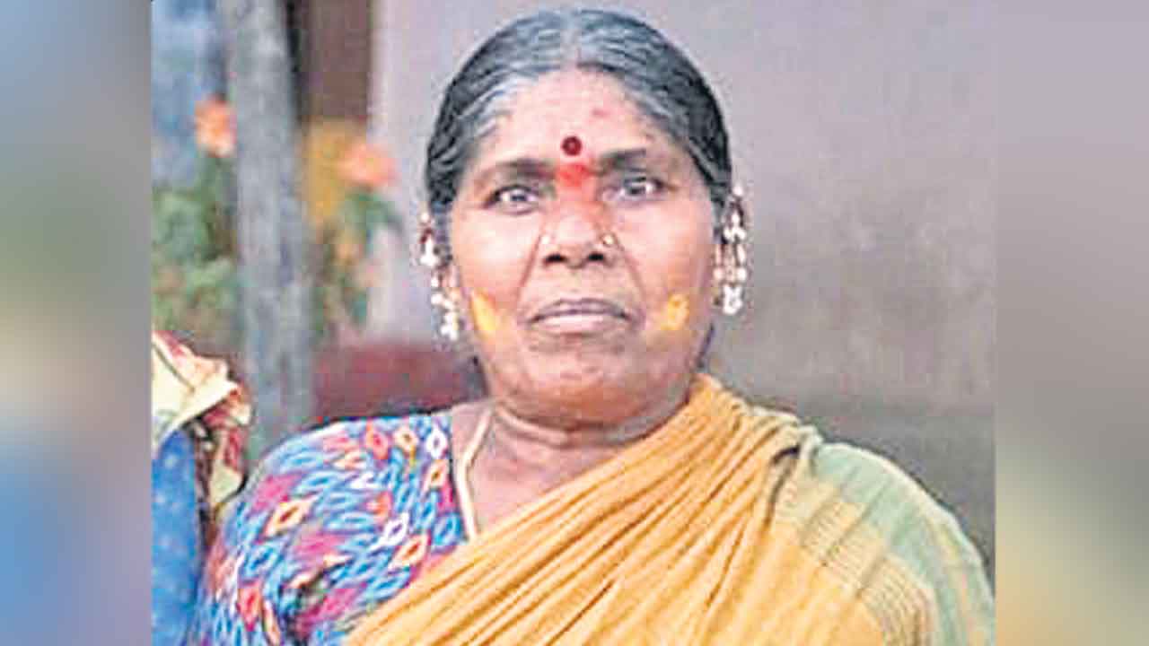 భూవివాదంలో మహిళ హత్య