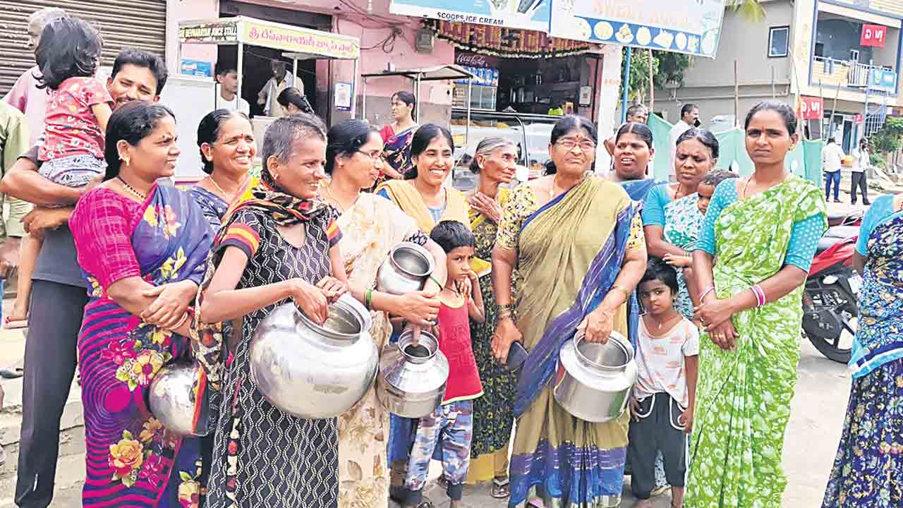 తాగునీటి కోసం మహిళల నిరసన