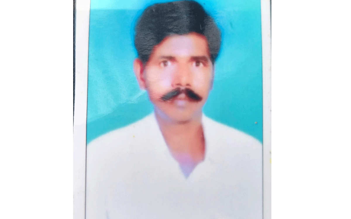 Munugode : వడదెబ్బతో ఉపాధి హామీ కూలీ మృతి