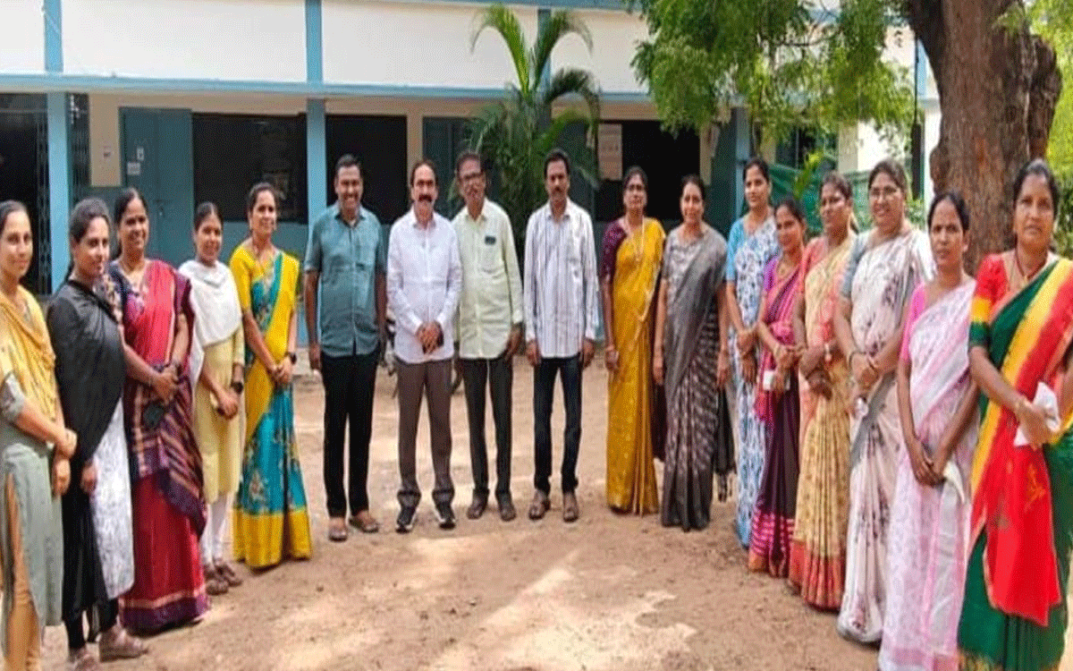 Madhira : పాఠశాలలన్నీ ఒకే దగ్గర క్లబ్ చేయడం నష్టదాయకం : య‌ల‌మ‌ద్ది వెంక‌టేశ్వ‌ర్లు