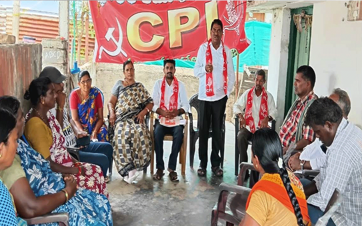 Karepalli : పారదర్శకంగా ప్రభుత్వ పథ‌కాలు అందించాలి : యర్రా బాబు