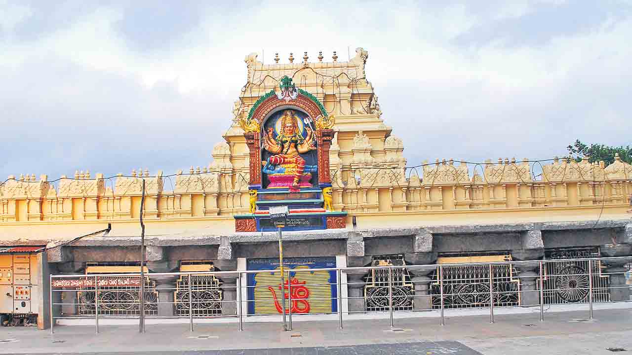 కాంగ్రెస్‌లో బోనం చిచ్చు.. భద్రకాళికి బోనం సమర్పించేందుకు సిద్ధమైన మంత్రి సురేఖ