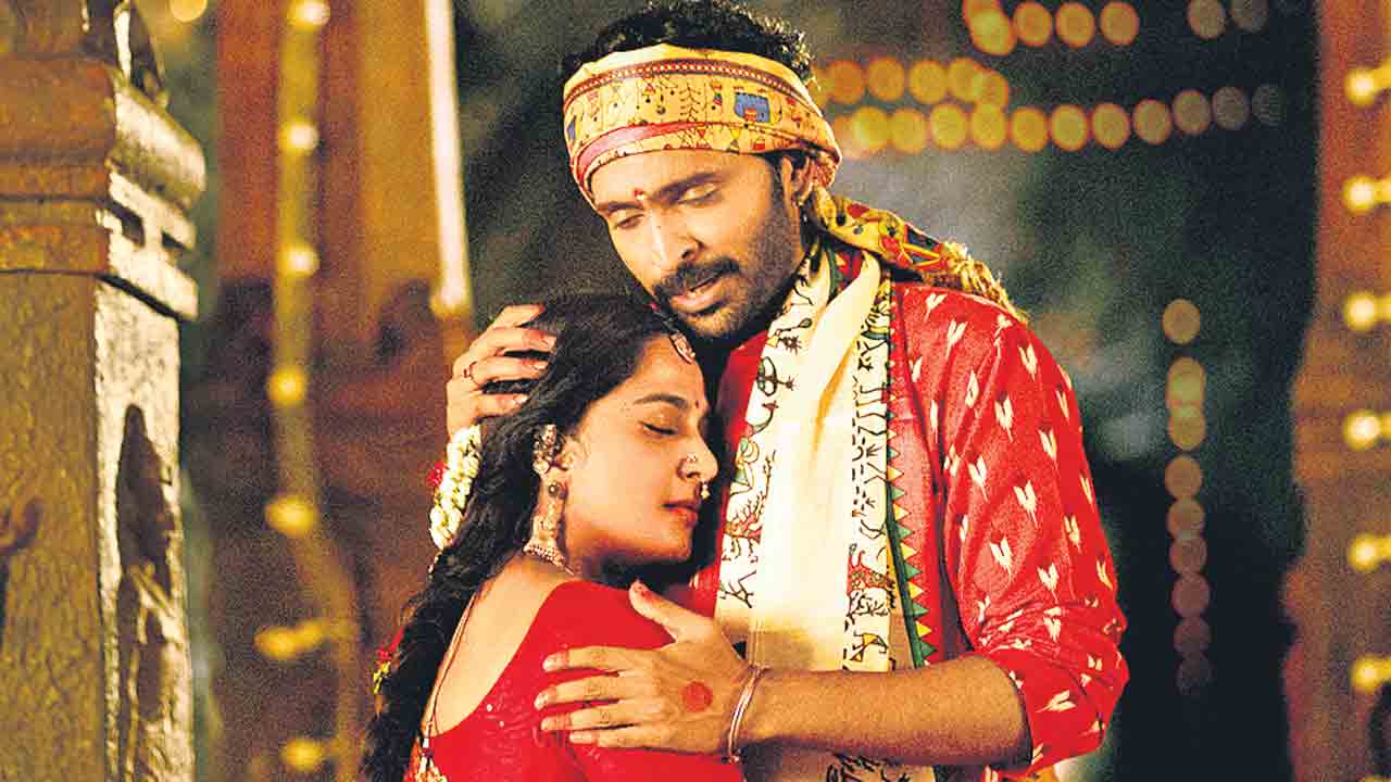 పుట్టగానే బ్రహ్మ ముడి పెట్టరో.. వయసు తాకి జంట కట్టెరో..