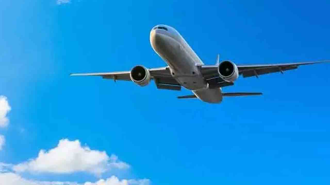 విమానం నడపడం కాదు.. చెప్పులు కుట్టుకో