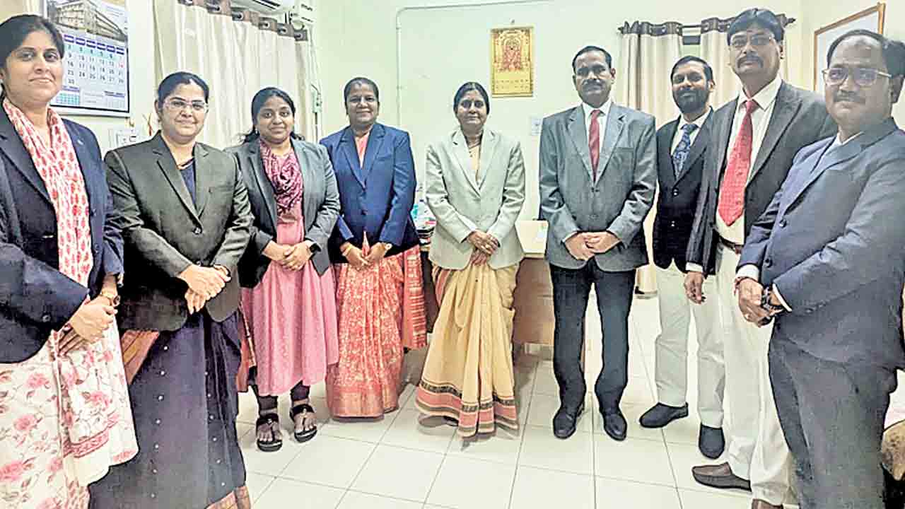 పెండింగ్‌ కేసులు పరిష్కరించాలి